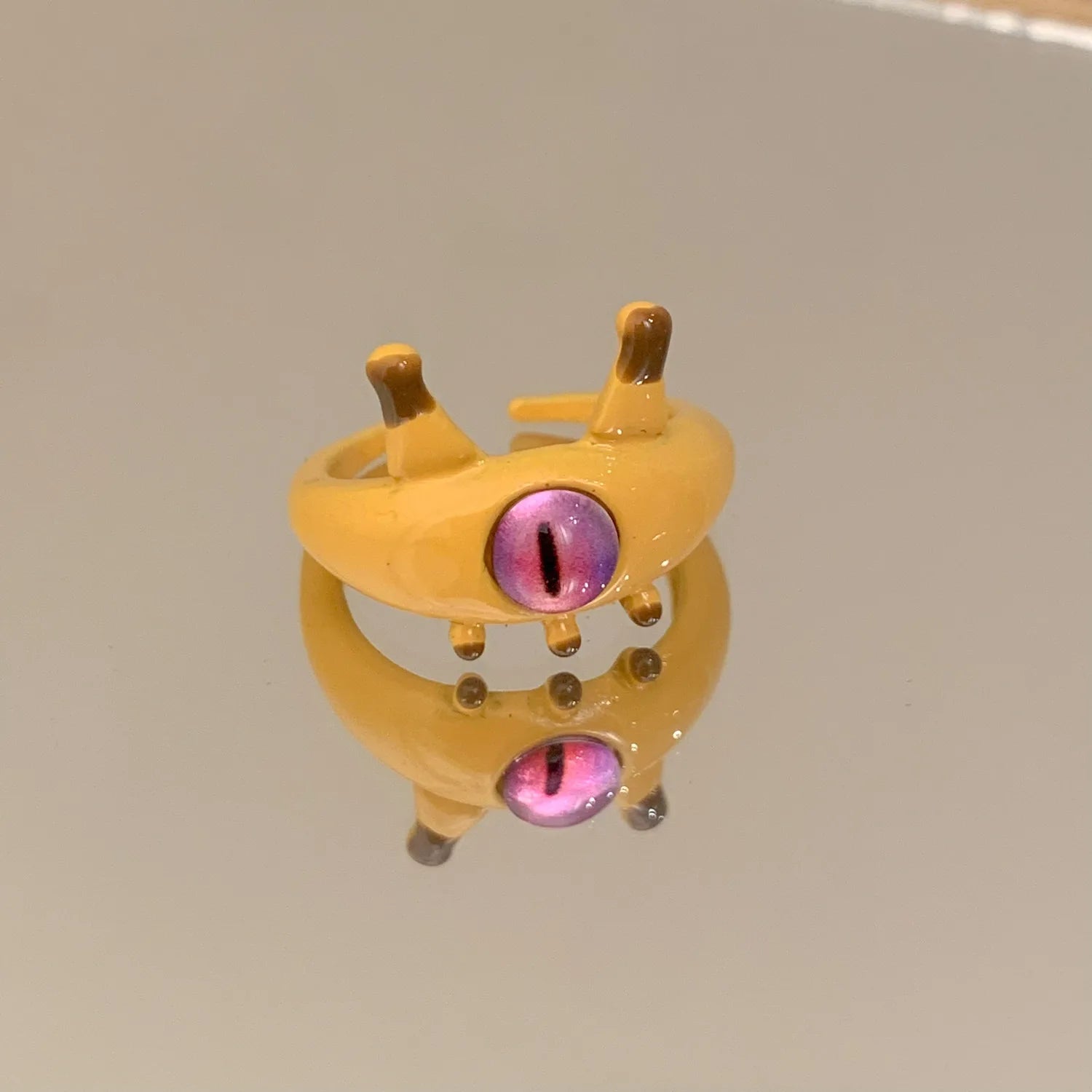 43885476643011